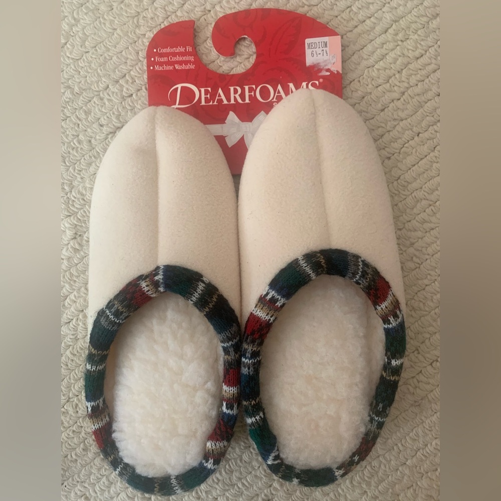 Dearfoams Cozy Slippers Size Medium 6.5 - 7.5 Foam Cushioning Machine Washable